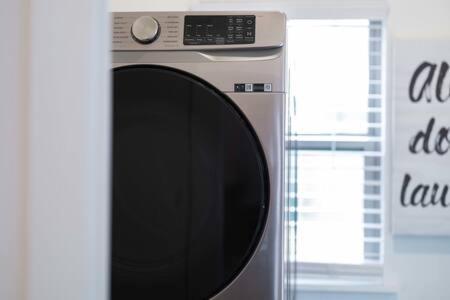 The Warhol - Pet-Friendly Apartment Bentonville Luaran gambar