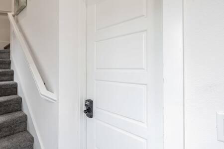 The Warhol - Pet-Friendly Apartment Bentonville Luaran gambar